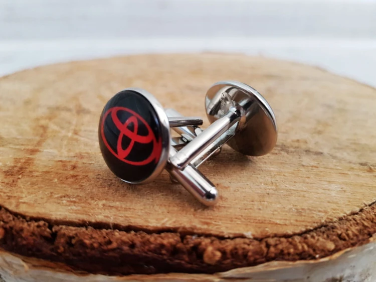 spinki do mankietów toyota 3.jpg