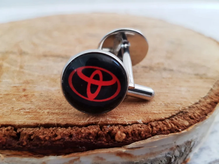 spinki do mankietów toyota 4.jpg